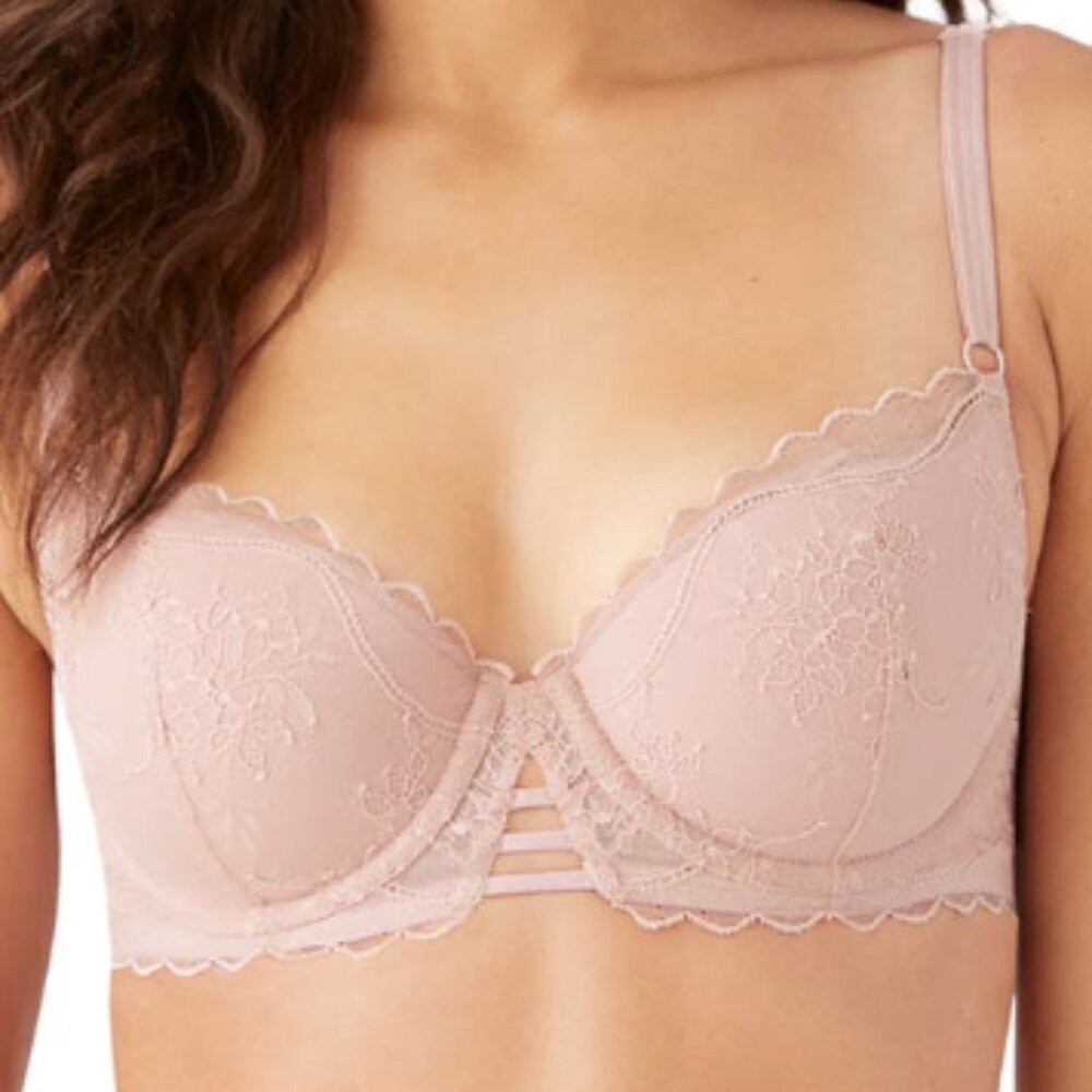 B.tempt'd by Wacoal Women's No Strings Attached Underwire Bra Size 32D
